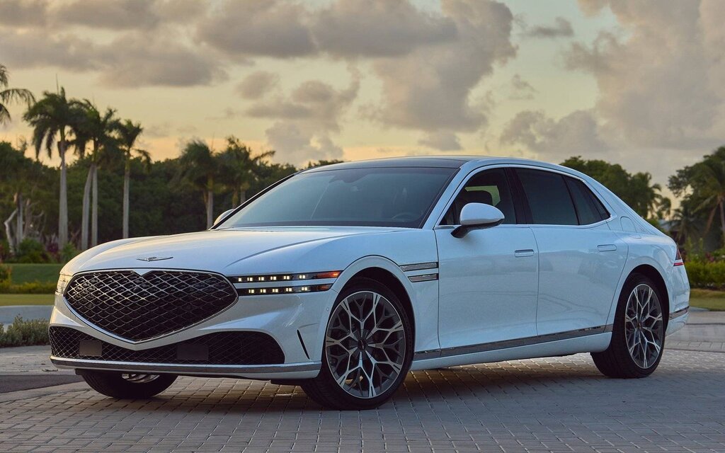 2025 Genesis G90