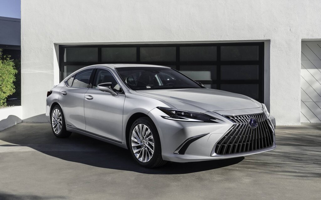 2025 Lexus ES