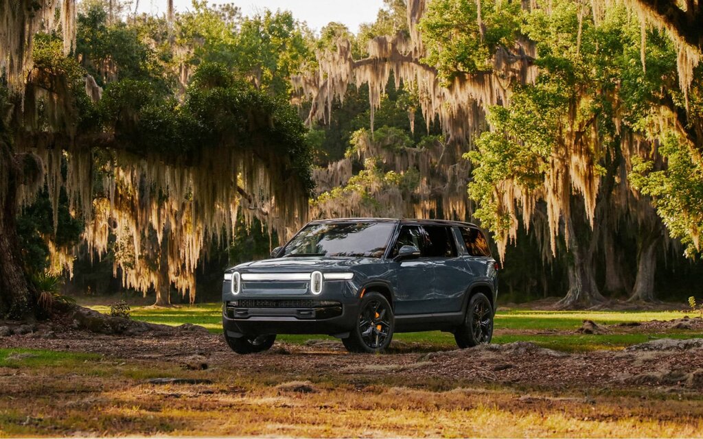 2025 Rivian R1S