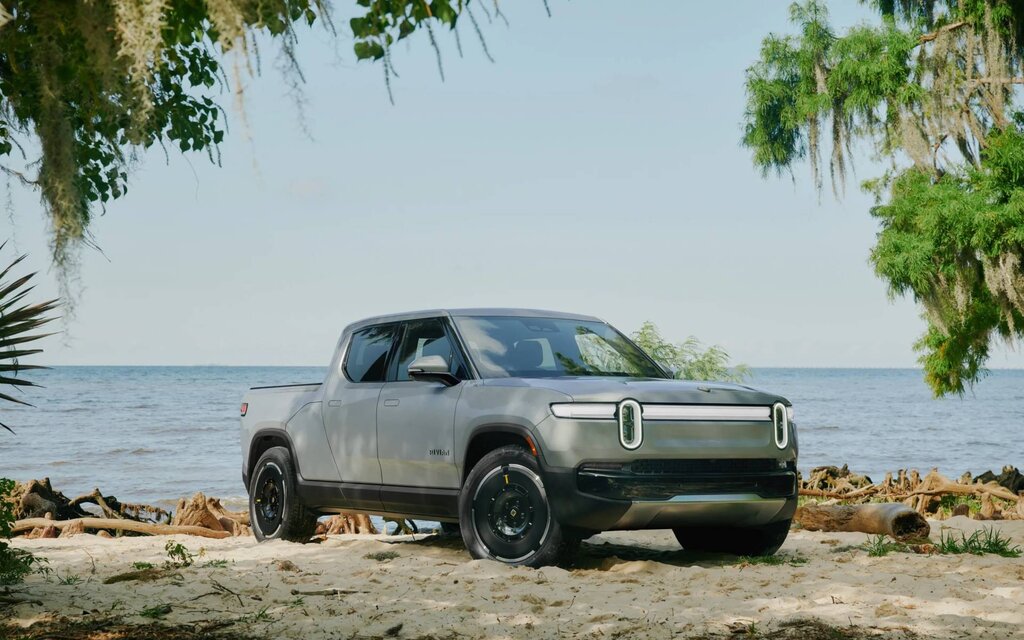 2025 Rivian R1T