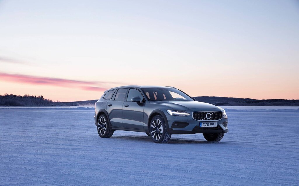 2025 Volvo V60