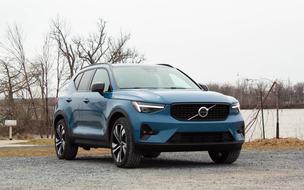 2025 Volvo XC40