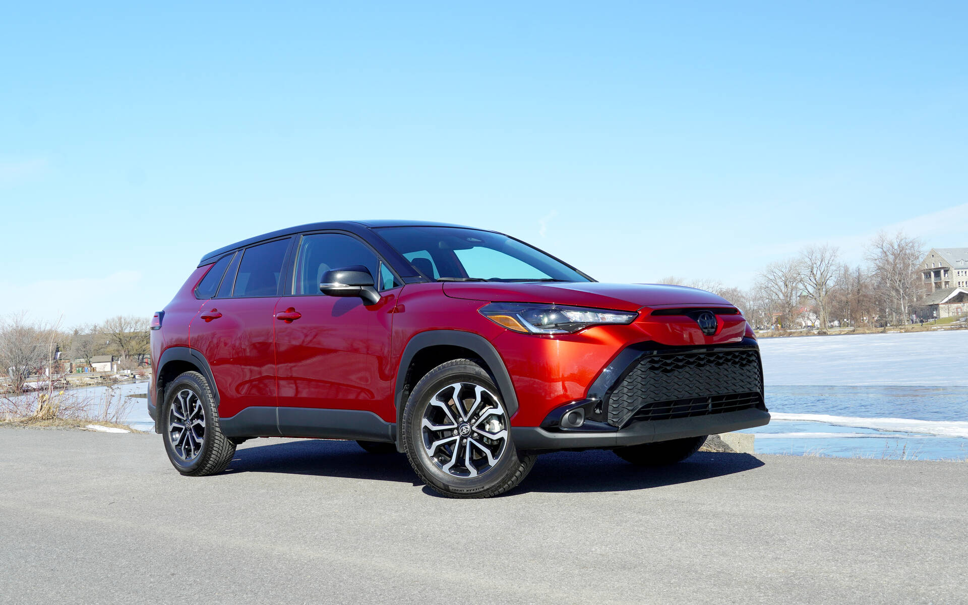 2025 Toyota Corolla Cross Hybrid SE