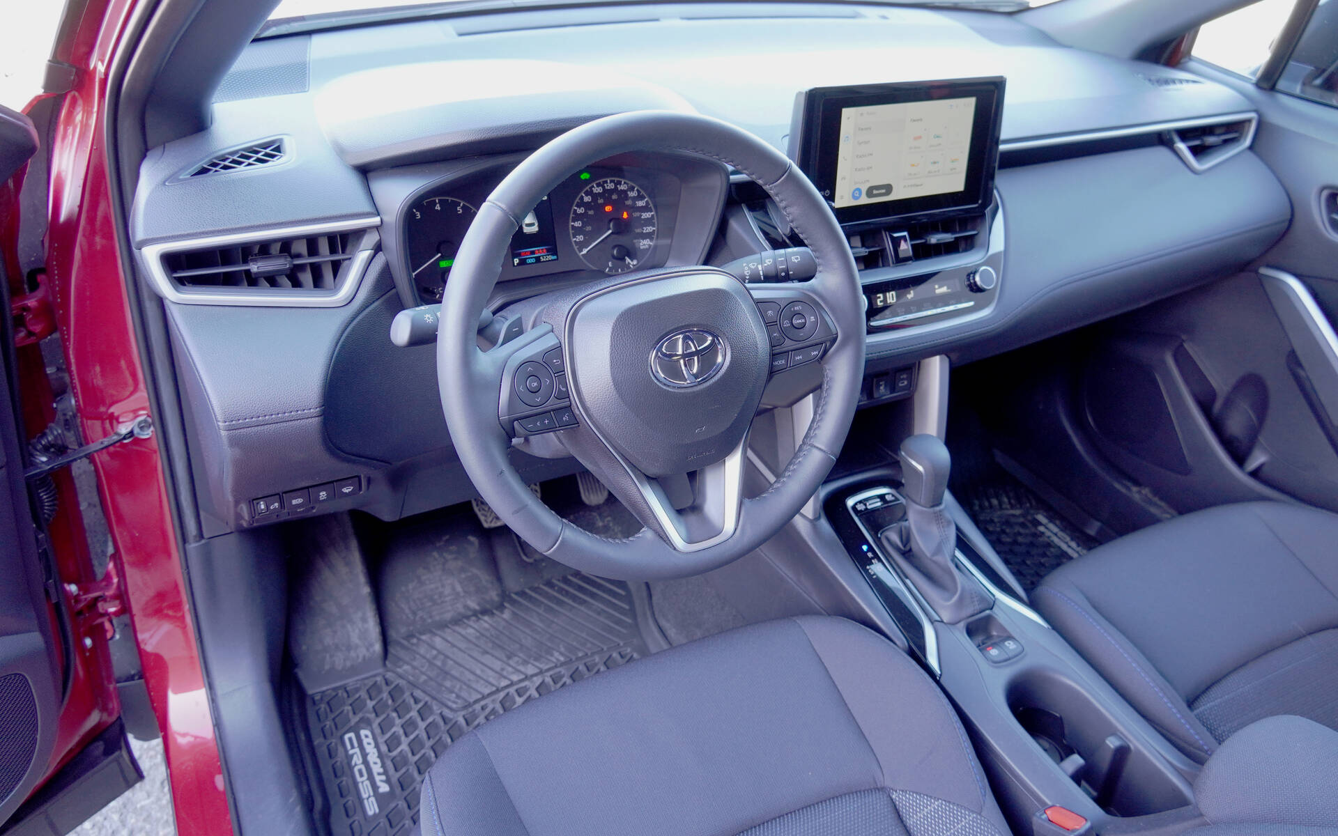 <p>2025 Toyota Corolla Cross Hybrid SE</p>