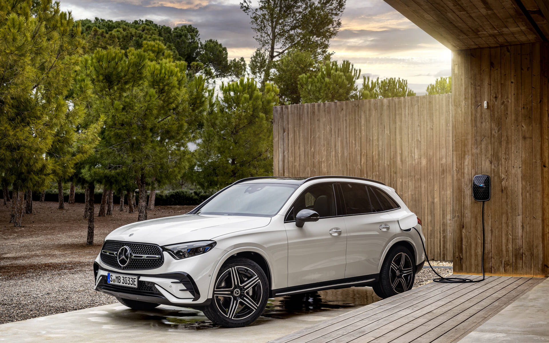<p>Mercedes-Benz GLC 350e</p>