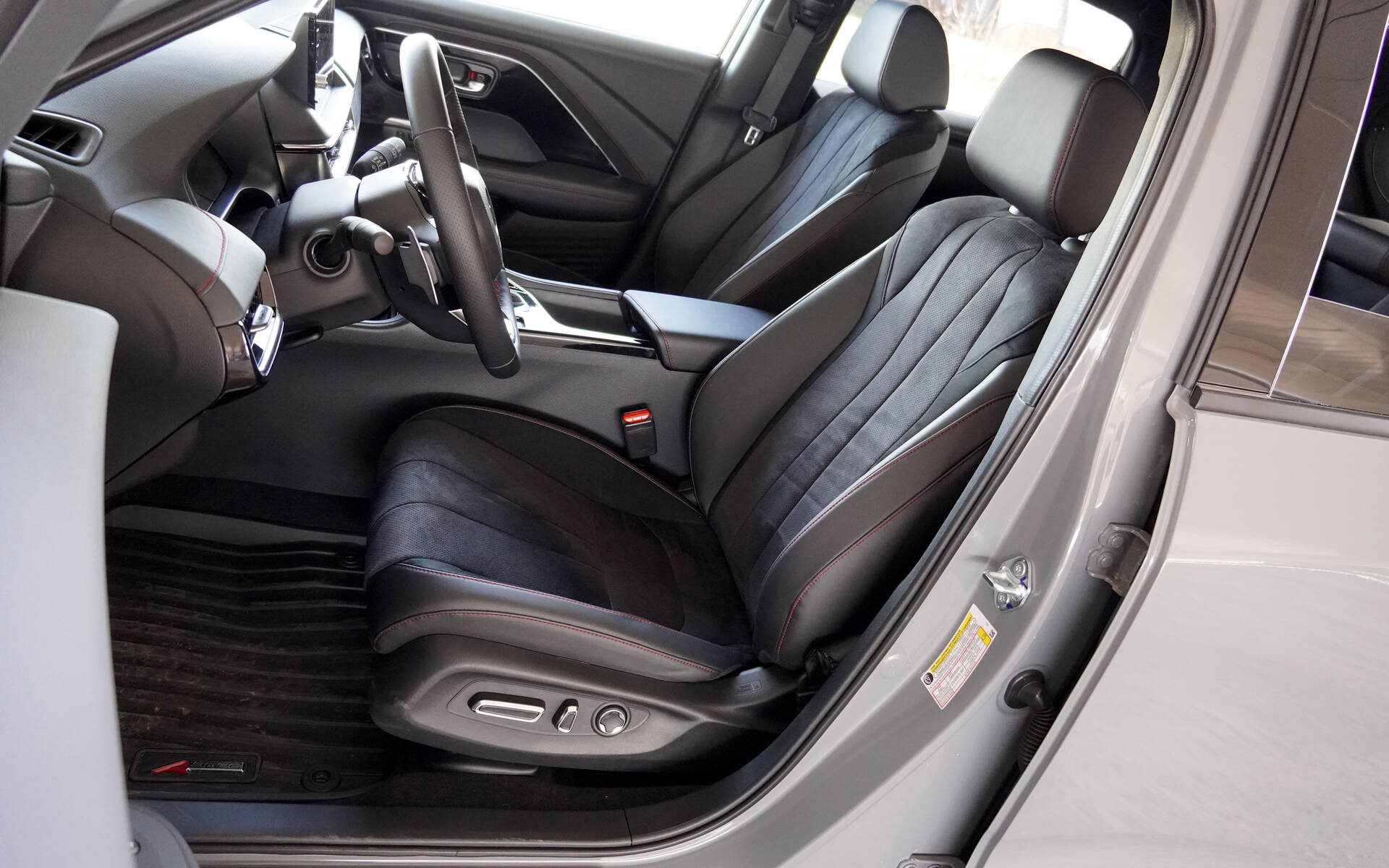 <p>2025 Acura ADX A-SPEC Elite</p>