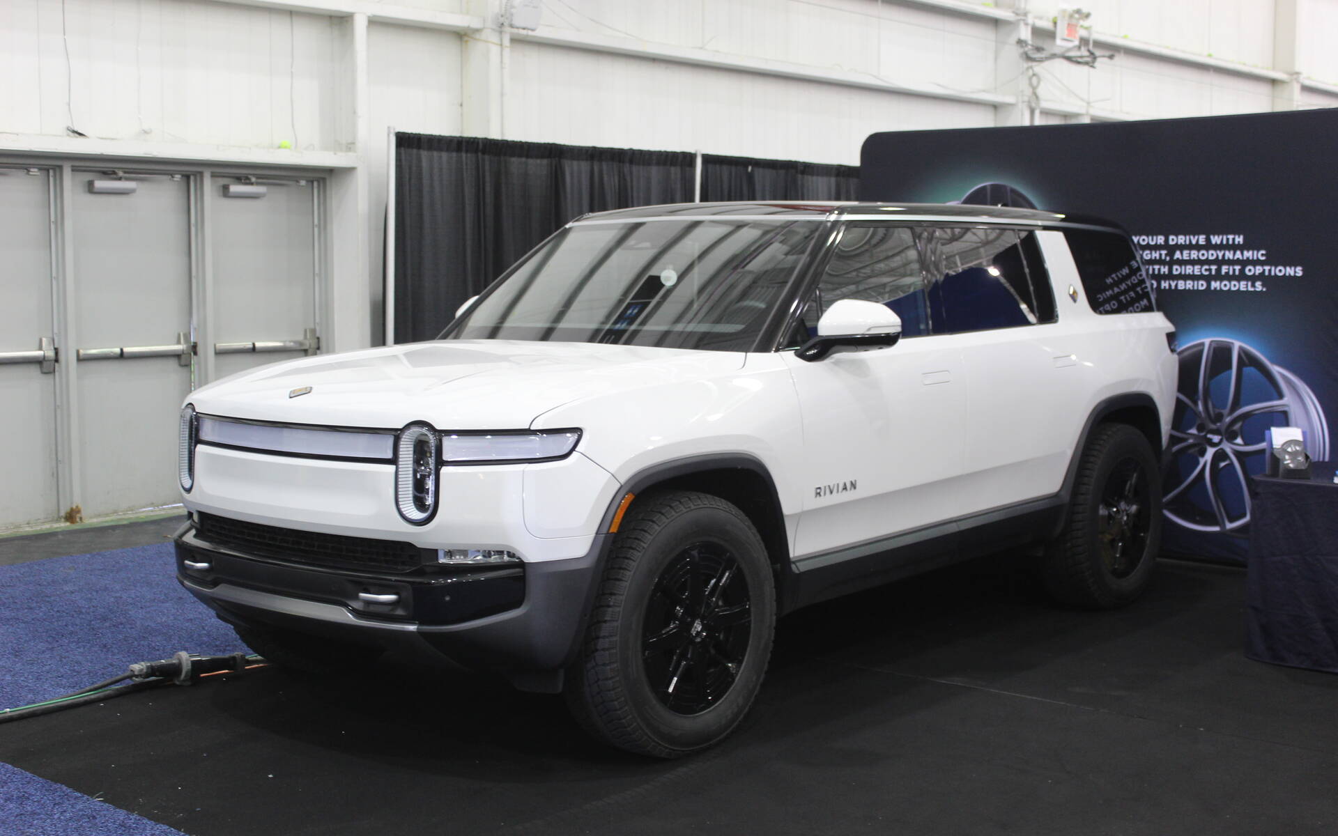 <p>2025 Rivian R1S</p>