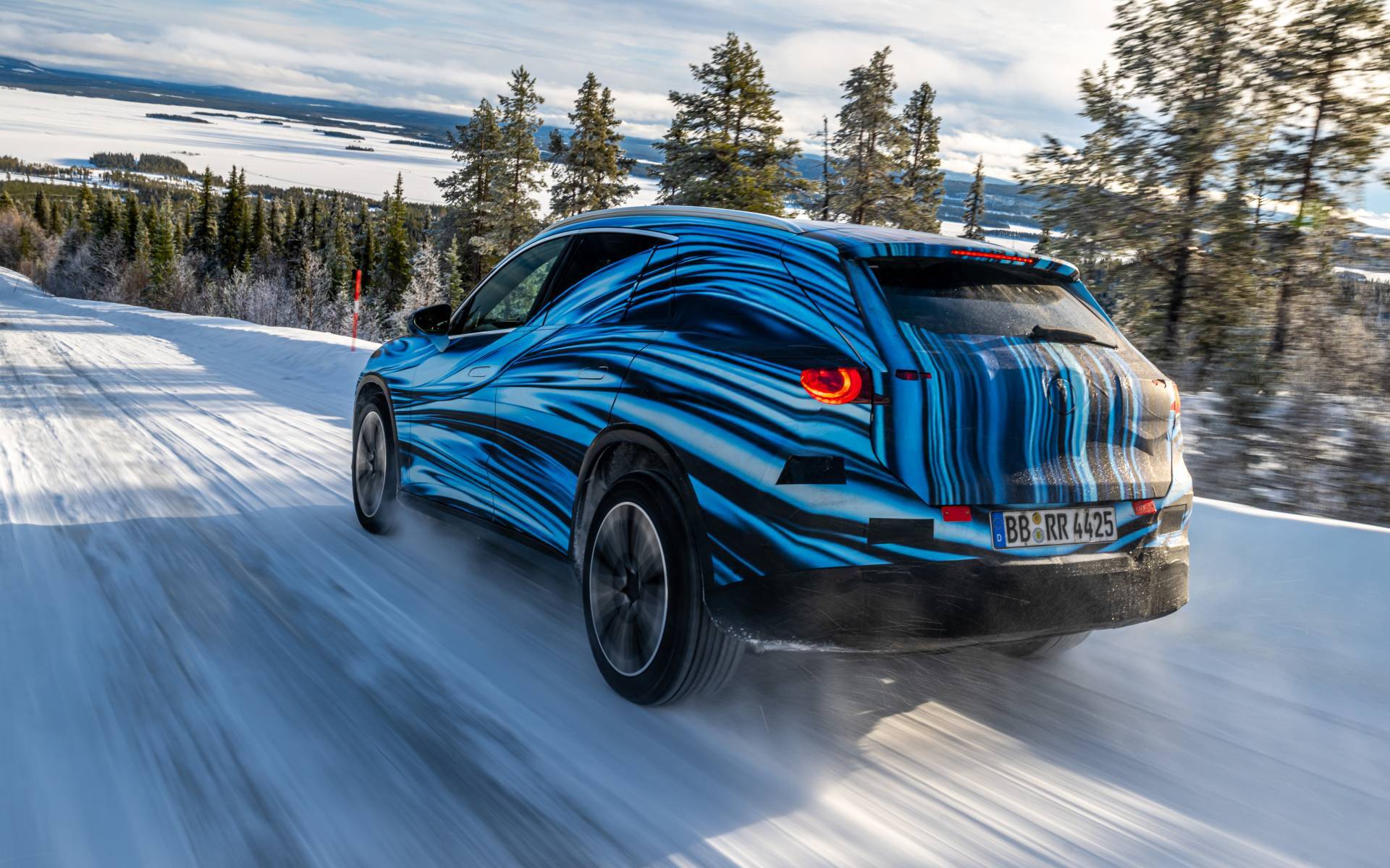 <p>Mercedes-Benz GLC avec technologie EQ</p>