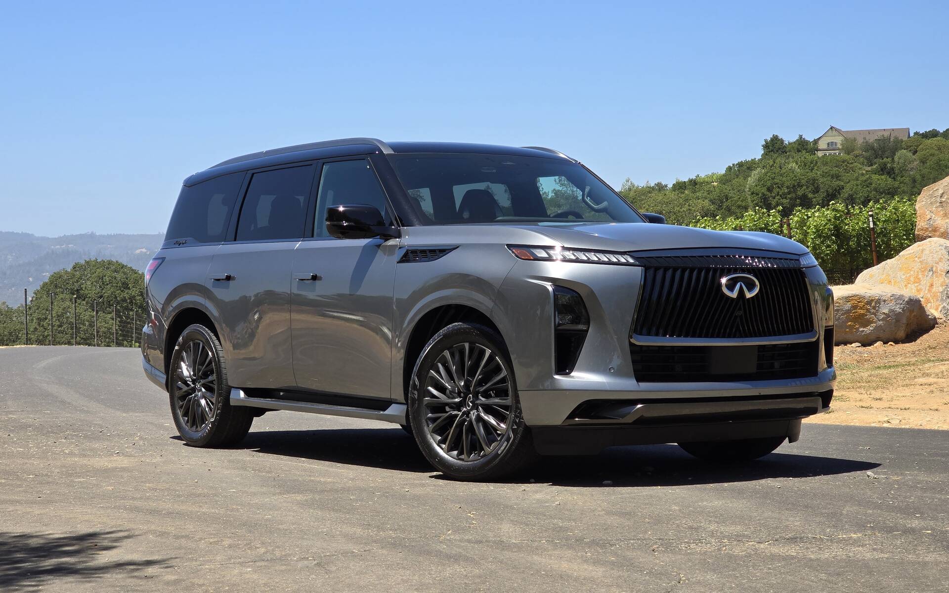 <p>Infiniti QX80 2025</p>